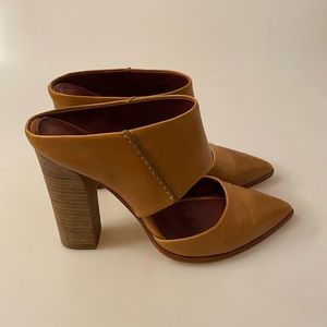 Coach fortune leather mules tan